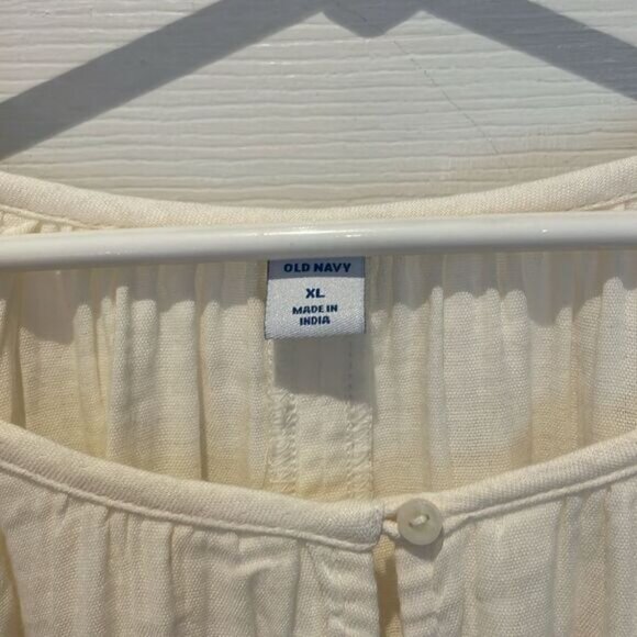 NWT Old Navy blouse with keyhole detail SZ Xlarge - Picture 2 of 9